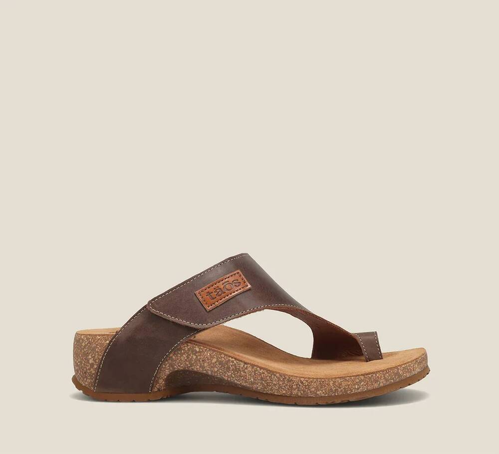 NEW TAOS women's loop sandal in mocha